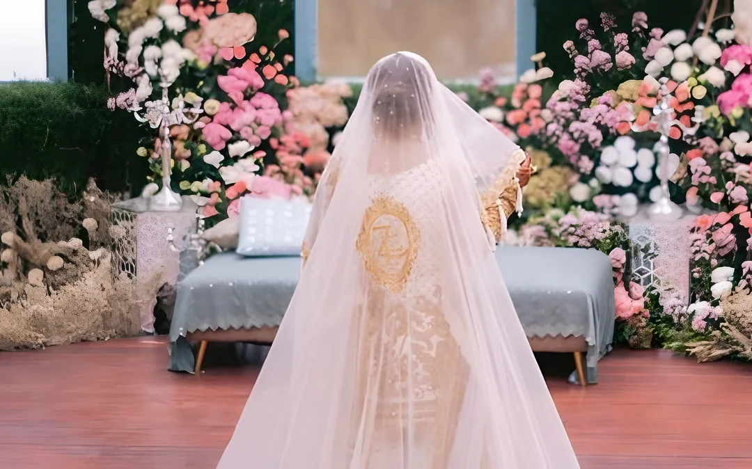 Bride in an ivory veil