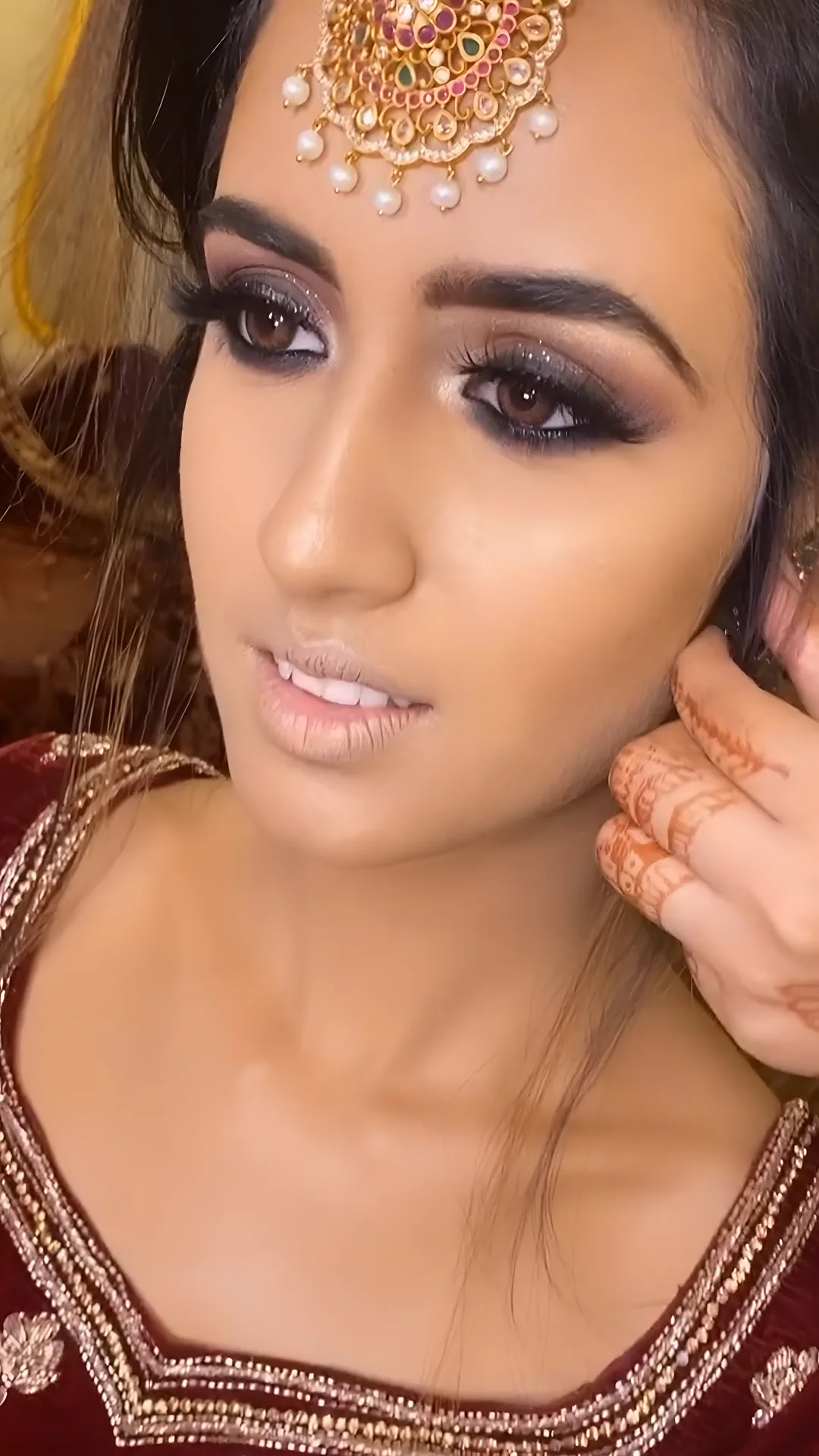 Bridal close-up with a maang tikka